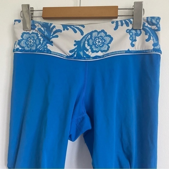 LULULEMON Run: For Your Life Crop • Beaming Blue / Laceoflage Polar Cream • US 8 - Picture 5 of 13